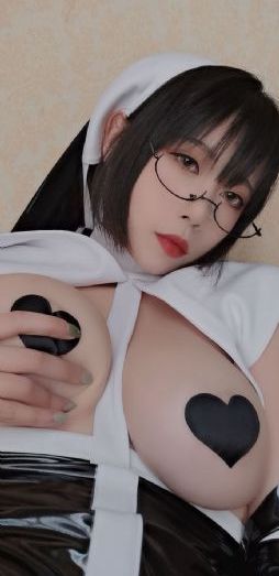 美女脱去所有胸罩_4K电影免费在线